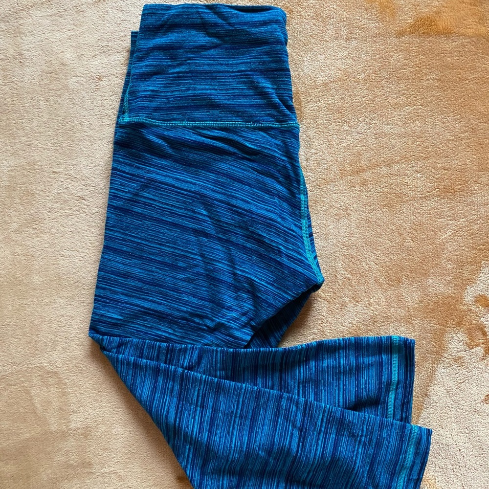 Lululemon green, navy, black striped cropped leggings. Size 10